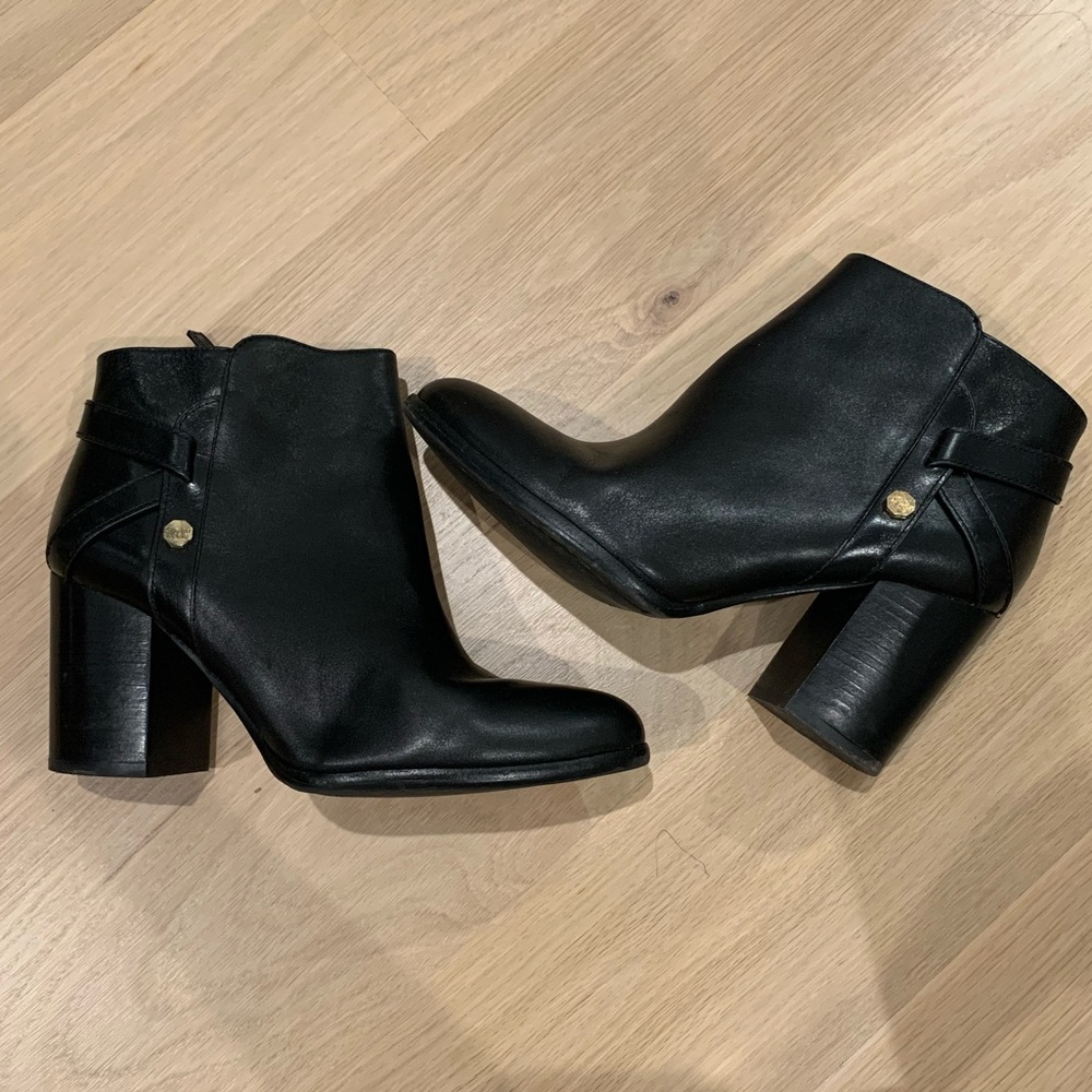 Louise ef Cie Black faux Leather Booties